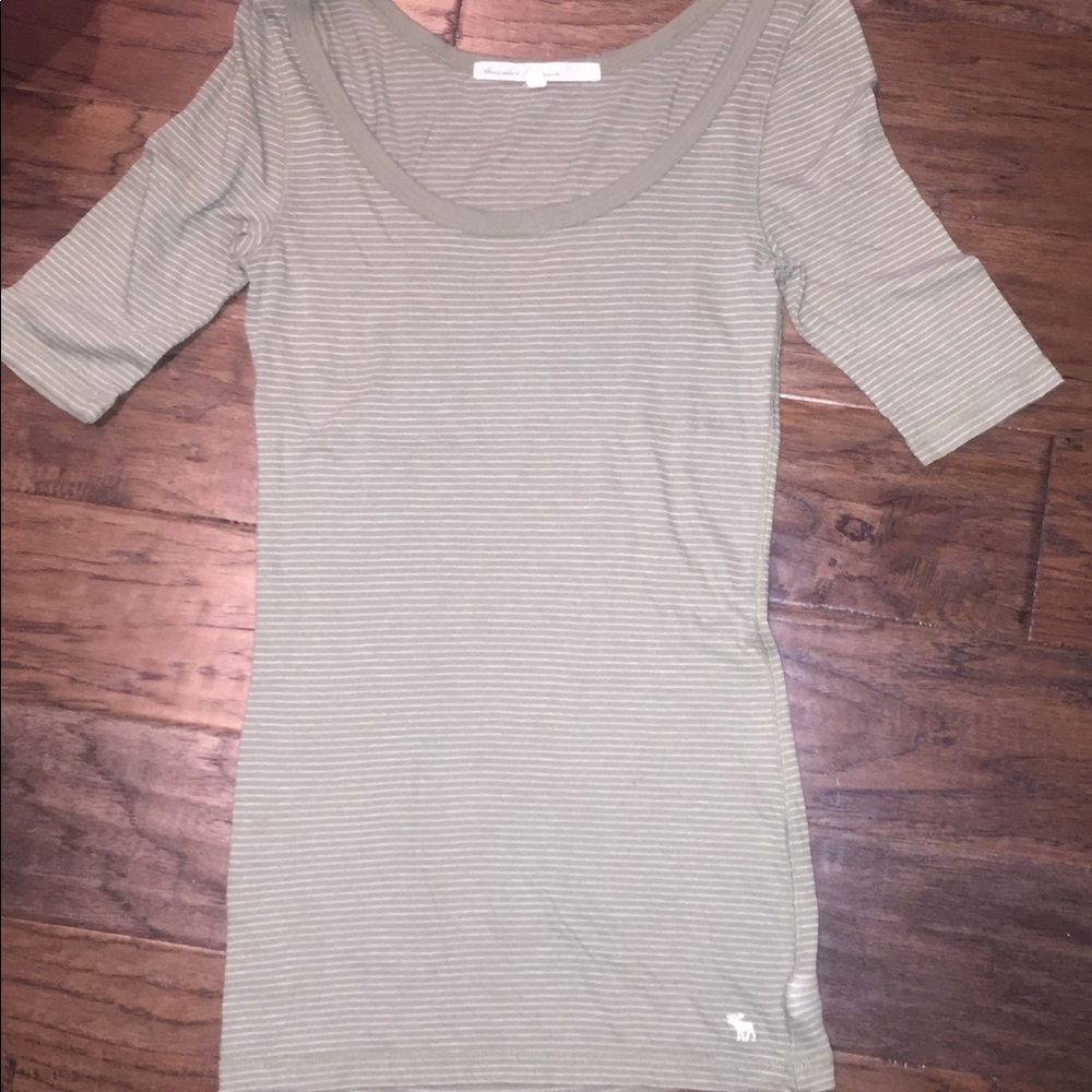💥Abercrombie tee💥